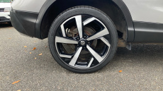 Nissan Qashqai 1.6 DiG-T Tekna 5dr Petrol Hatchback